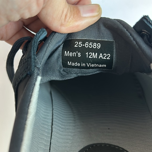 Johnston & Murphy XC4 TR1-Lux Hybrid Shoes - Picture 9 of 16